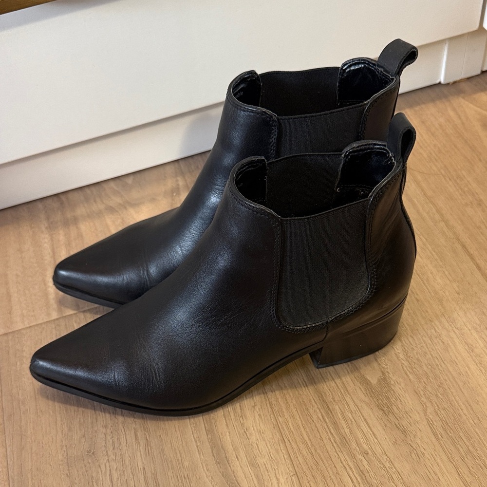 Blondo Black Leather Waterproof Ankle Booties